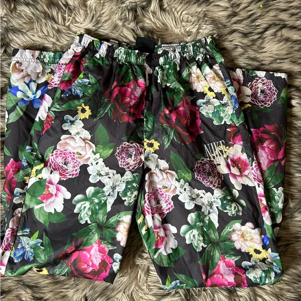 Nike earth day floral flower windbreaker‎ snap pants bottoms size small